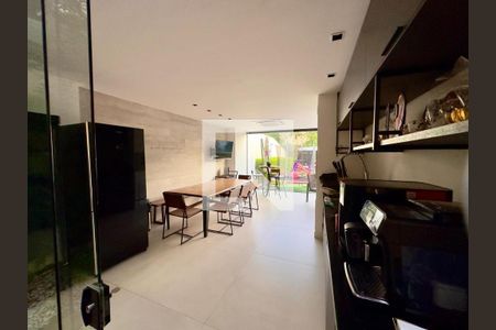 Casa à venda com 4 quartos, 445m² em Barra da Tijuca, Rio de Janeiro