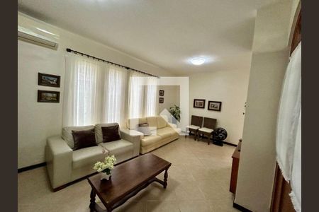 Casa à venda com 3 quartos, 192m² em Piratininga, Niterói