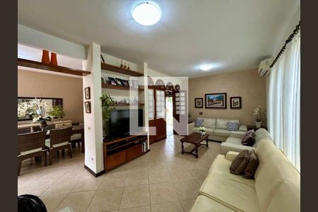 Casa à venda com 3 quartos, 192m² em Piratininga, Niterói