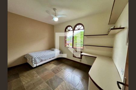 Casa à venda com 3 quartos, 192m² em Piratininga, Niterói