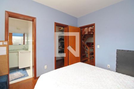 Suíte de casa à venda com 3 quartos, 160m² em Guarujá, Porto Alegre