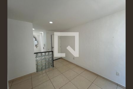 Sala de apartamento para alugar com 2 quartos, 40m² em Cavalcanti, Rio de Janeiro