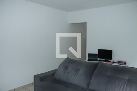 Casa para alugar com 2 quartos, 146m² em Jardim Santo Eduardo, Embu das Artes