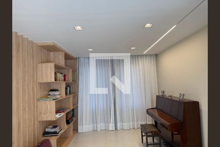 Casa à venda com 4 quartos, 230m² em Itaipu, Niterói