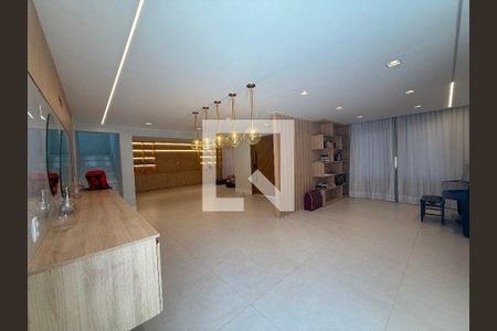 Casa à venda com 4 quartos, 230m² em Itaipu, Niterói