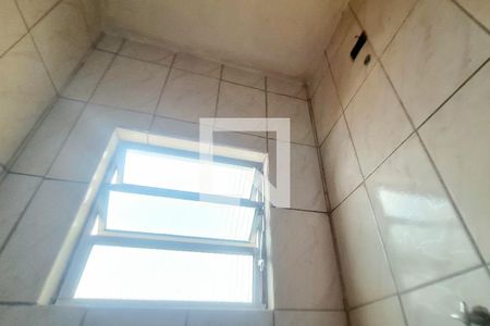 Banheiro de casa para alugar com 2 quartos, 35m² em Jardim Santa Barbara, Guarulhos