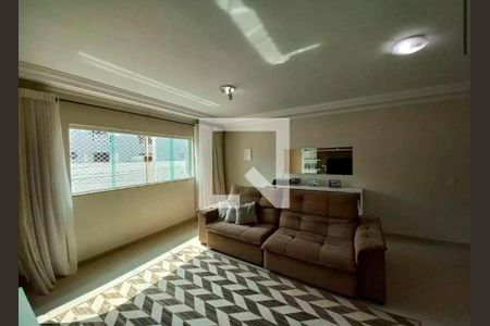 Casa à venda com 3 quartos, 190m² em Vila Linda, Santo André