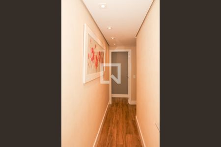 Corredor de apartamento para alugar com 3 quartos, 135m² em Siciliano, São Paulo