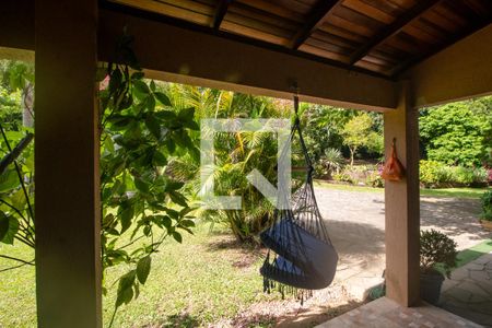 Casa à venda com 3 quartos, 300m² em Restinga, Porto Alegre