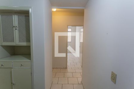 Corredor de apartamento à venda com 3 quartos, 120m² em Santo Antônio, Belo Horizonte