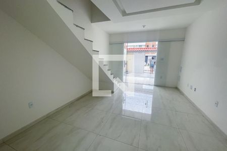 Sala de casa para alugar com 2 quartos, 150m² em Parque Equitativa, Duque de Caxias