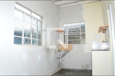 Sala/Cozinha de casa para alugar com 1 quarto, 50m² em Jardim Vitoria, Belo Horizonte