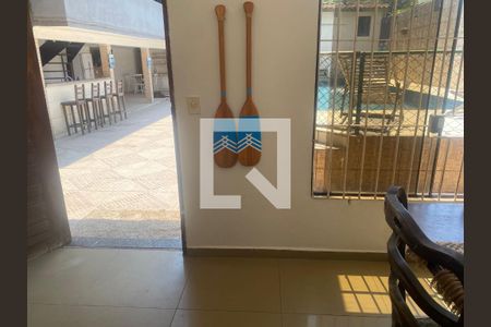 Sala de casa para alugar com 5 quartos, 360m² em Jardim Mar e Ceu, Guarujá