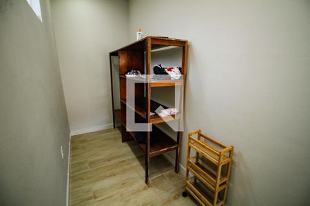 Closet da suíte 1 de casa para alugar com 5 quartos, 624m² em Balneario Flórida, Praia Grande