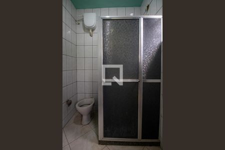 Banheiro de casa para alugar com 1 quarto, 47m² em Colubandê, São Gonçalo