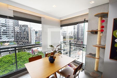 Sala de jantar de apartamento para alugar com 2 quartos, 68m² em Pinheiros, São Paulo