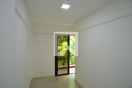 Corredor de apartamento para alugar com 4 quartos, 132m² em Barra da Tijuca, Rio de Janeiro