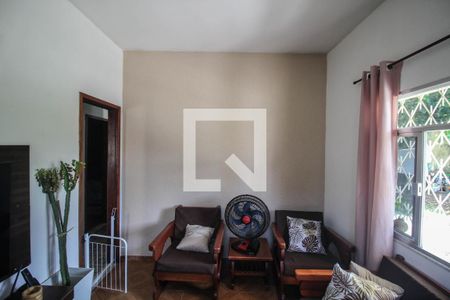 Sala de casa para alugar com 4 quartos, 190m² em Bnh, Mesquita