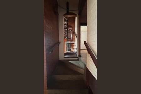 Escada de casa para alugar com 3 quartos, 251m² em Vila Alpina, Santo André