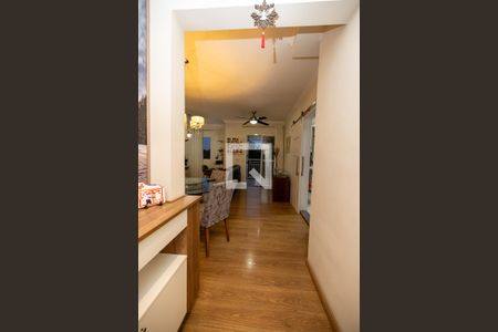 Sala de apartamento à venda com 2 quartos, 73m² em Jardim Tupanci, Barueri