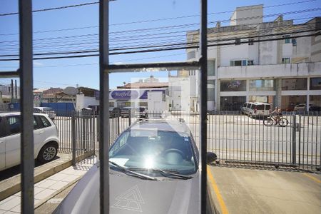 Sala - Vista de apartamento para alugar com 2 quartos, 55m² em Kobrasol, São José