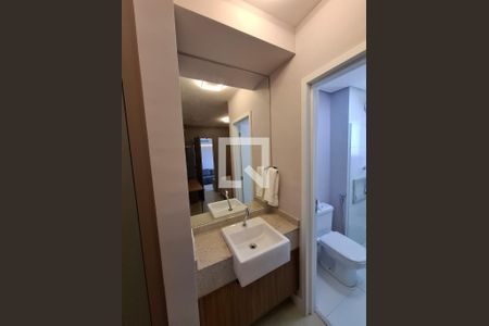 Banheiro de kitnet/studio para alugar com 1 quarto, 41m² em Centro, Campinas