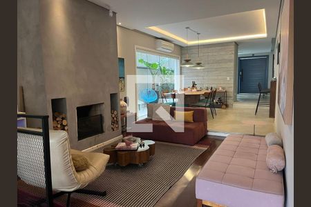 Casa à venda com 3 quartos, 350m² em Residencial Quatro (Alphaville), Santana de Parnaíba