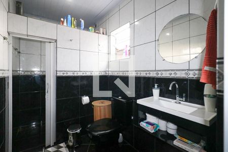 Banheiro de casa à venda com 3 quartos, 400m² em Vila Nogueira, Diadema