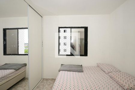 Quarto 1 de apartamento para alugar com 2 quartos, 58m² em Jardim Wanda, Taboão da Serra