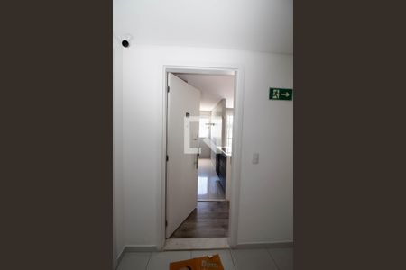 Hall de entrada de apartamento para alugar com 2 quartos, 48m² em Vila Nova Bonsucesso, Guarulhos