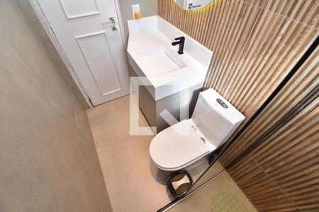 Banheiro 2 de apartamento para alugar com 3 quartos, 60m² em Cabral, Curitiba