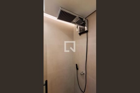 Banheiro de kitnet/studio para alugar com 1 quarto, 30m² em Pinheiros, São Paulo