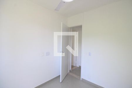 Quarto 1 de apartamento para alugar com 2 quartos, 55m² em Taquara, Rio de Janeiro