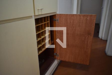 Corredor de apartamento à venda com 3 quartos, 117m² em Vila Clementino, São Paulo