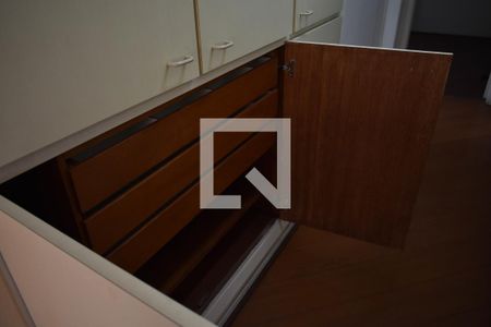 Corredor de apartamento à venda com 3 quartos, 117m² em Vila Clementino, São Paulo