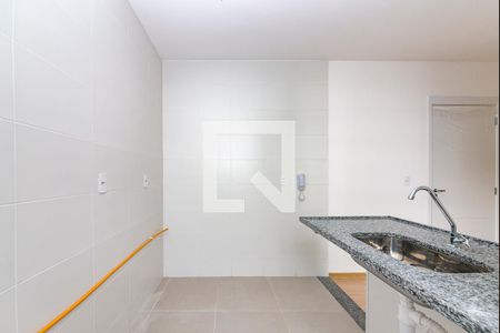 Cozinha de apartamento para alugar com 2 quartos, 43m² em Carlos Prates, Belo Horizonte