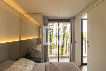 Quarto 1 de apartamento para alugar com 2 quartos, 34m² em Hugo Lange, Curitiba