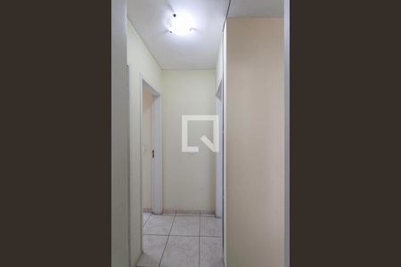 Corredor de apartamento para alugar com 3 quartos, 58m² em Arpoador, Contagem