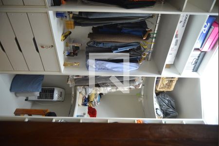 Closet da suíte 1 de casa à venda com 2 quartos, 250m² em Jardim Las Vegas, Santo André