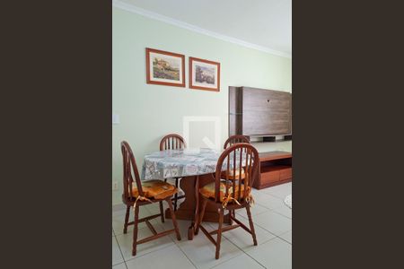 Sala de apartamento para alugar com 2 quartos, 77m² em Guilhermina, Praia Grande