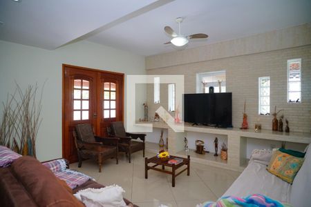 Sala de casa à venda com 4 quartos, 311m² em Marazul, Niterói