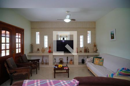 Sala de casa à venda com 4 quartos, 311m² em Marazul, Niterói