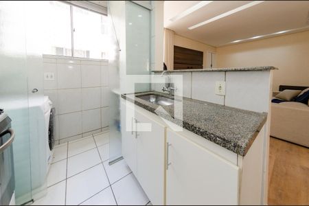 Cozinha de apartamento para alugar com 2 quartos, 50m² em Camargos, Belo Horizonte