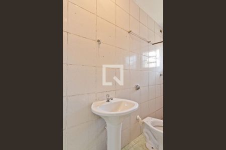 Banheiro de casa para alugar com 1 quarto, 45m² em Vila Palmeiras, São Paulo