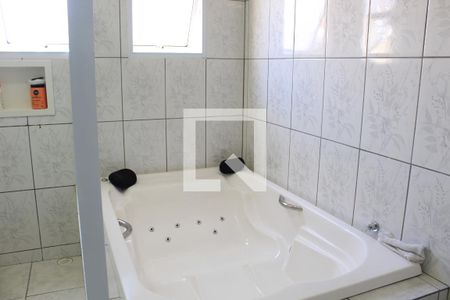 Banheiro da Suíte 1 de casa para alugar com 2 quartos, 160m² em Chácara Recanto, Cotia