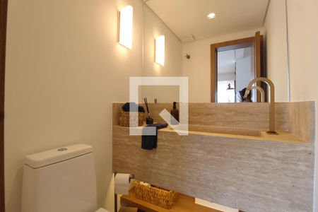 Lavabo de apartamento para alugar com 2 quartos, 143m² em Itaim Bibi, São Paulo