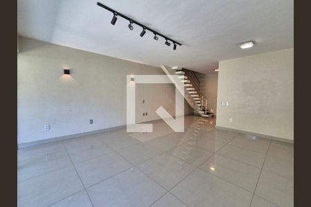 Sala  de casa de condomínio à venda com 4 quartos, 272m² em Barra da Tijuca, Rio de Janeiro