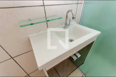 Banheiro de casa para alugar com 1 quarto, 90m² em Vila Ramos, São Paulo