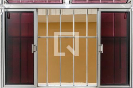 Sala - Janela de casa para alugar com 1 quarto, 90m² em Vila Ramos, São Paulo