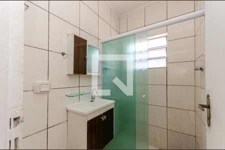 Banheiro de casa para alugar com 1 quarto, 90m² em Vila Ramos, São Paulo